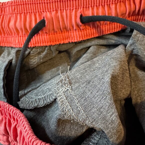 Chubbies Two Tones Hybrid Gym Swim Shorts Mens Grey Pink Drawstring 5.5" Size S - Picture 4 of 11